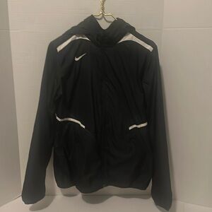 Nike Storm Fit Windbreaker